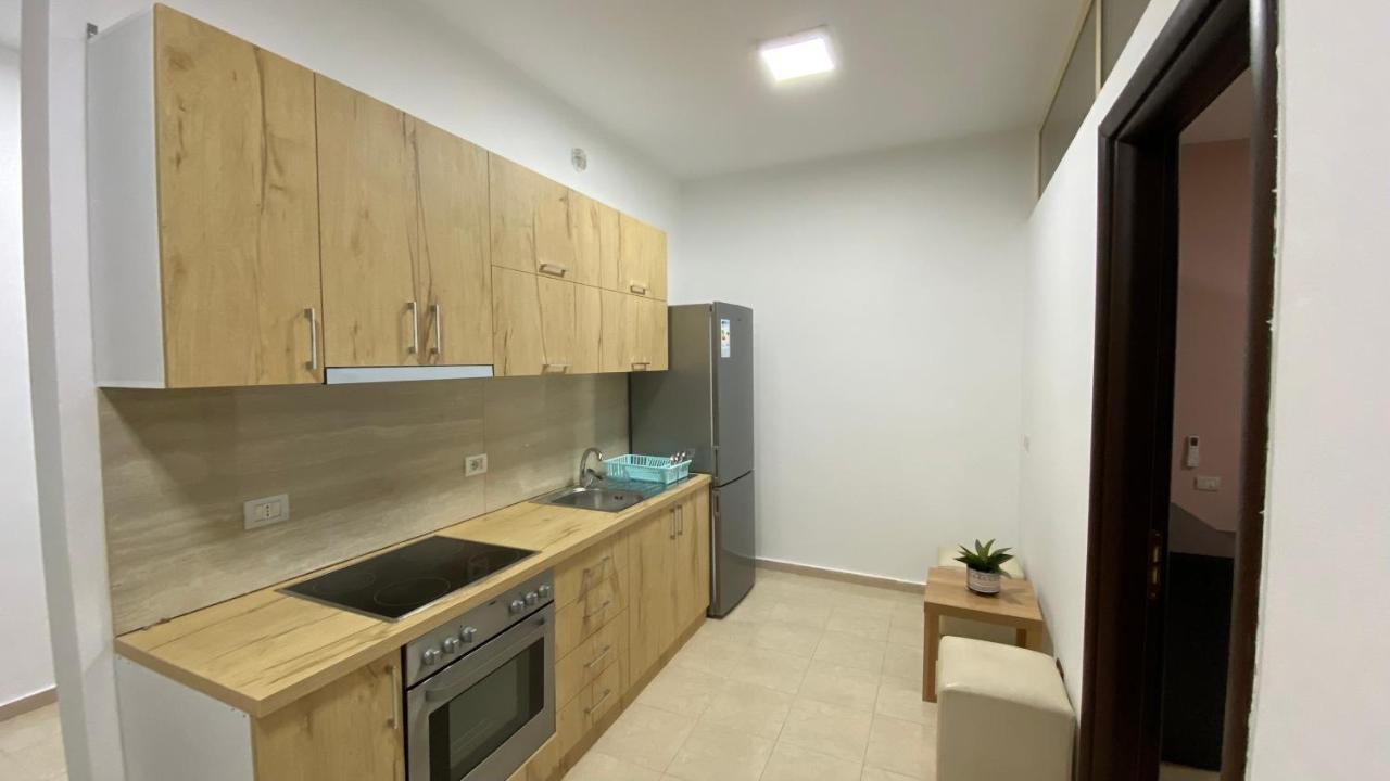 Anna'S Apartament Lushnjë Buitenkant foto